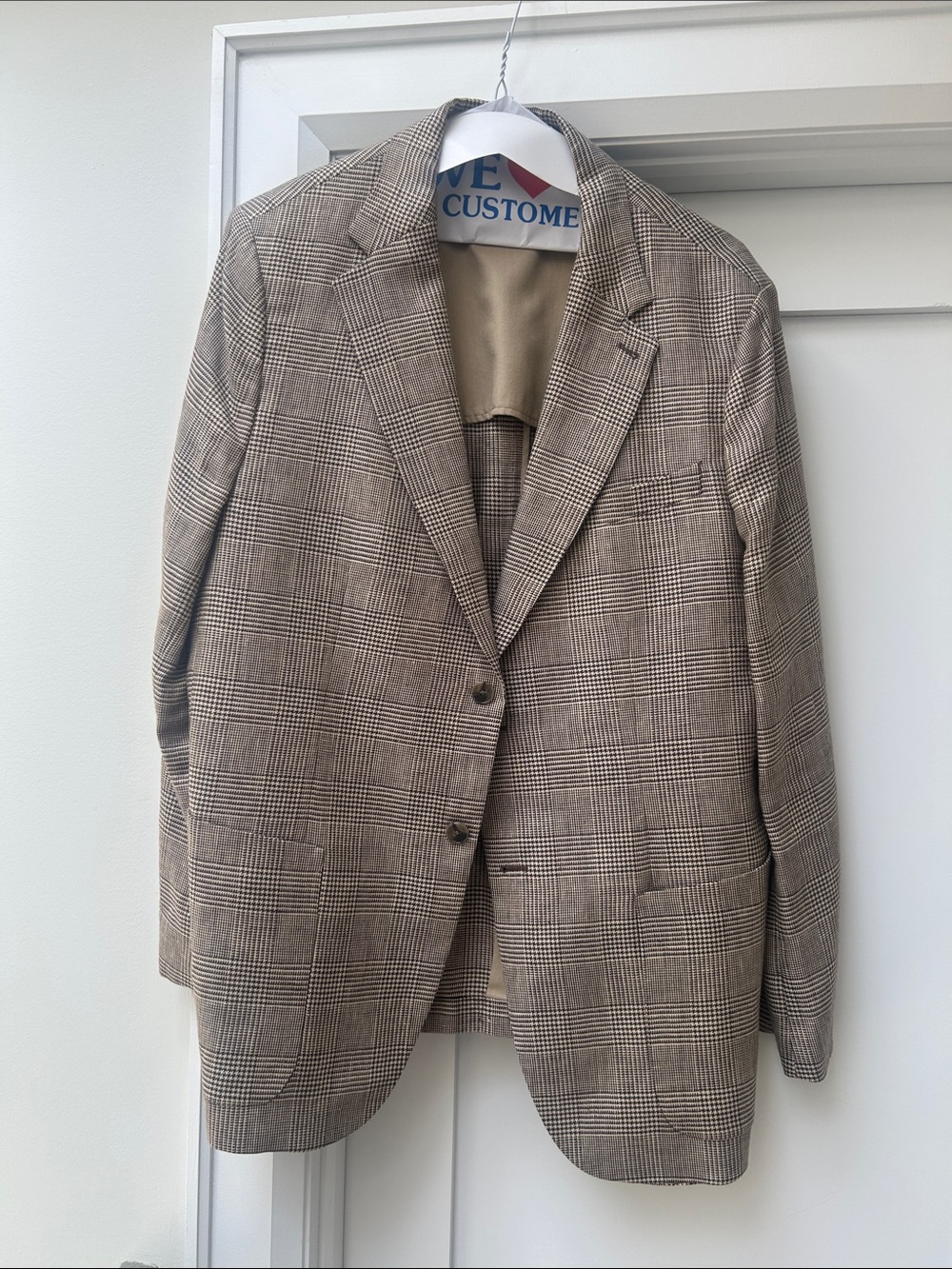 BANANA REPUBLIC Men’s Linen Suit - Transitional Suit to take you into Fall.